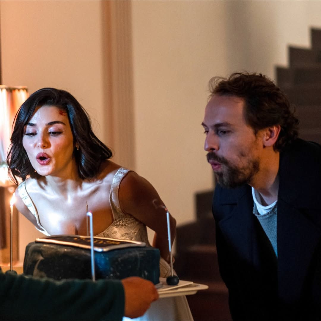 Hande Erçel'in doğum günü kutlamaları Moskova'ya taştı - Sayfa 2