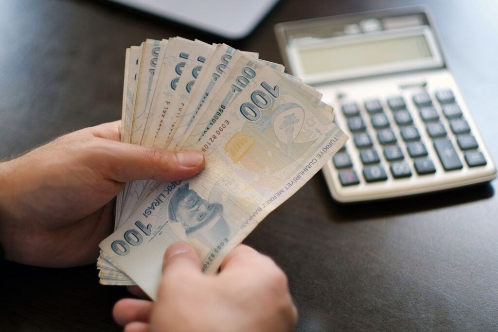 Vergiden, trafik cezaları ve yurt dışı çıkış harcına... Tüm rakamlar değişiyor! Yeniden değerleme oranı belli oldu: Vergi, harç ve cezalara 2026’da yüzde 25,49 zam geliyor... - Sayfa 5