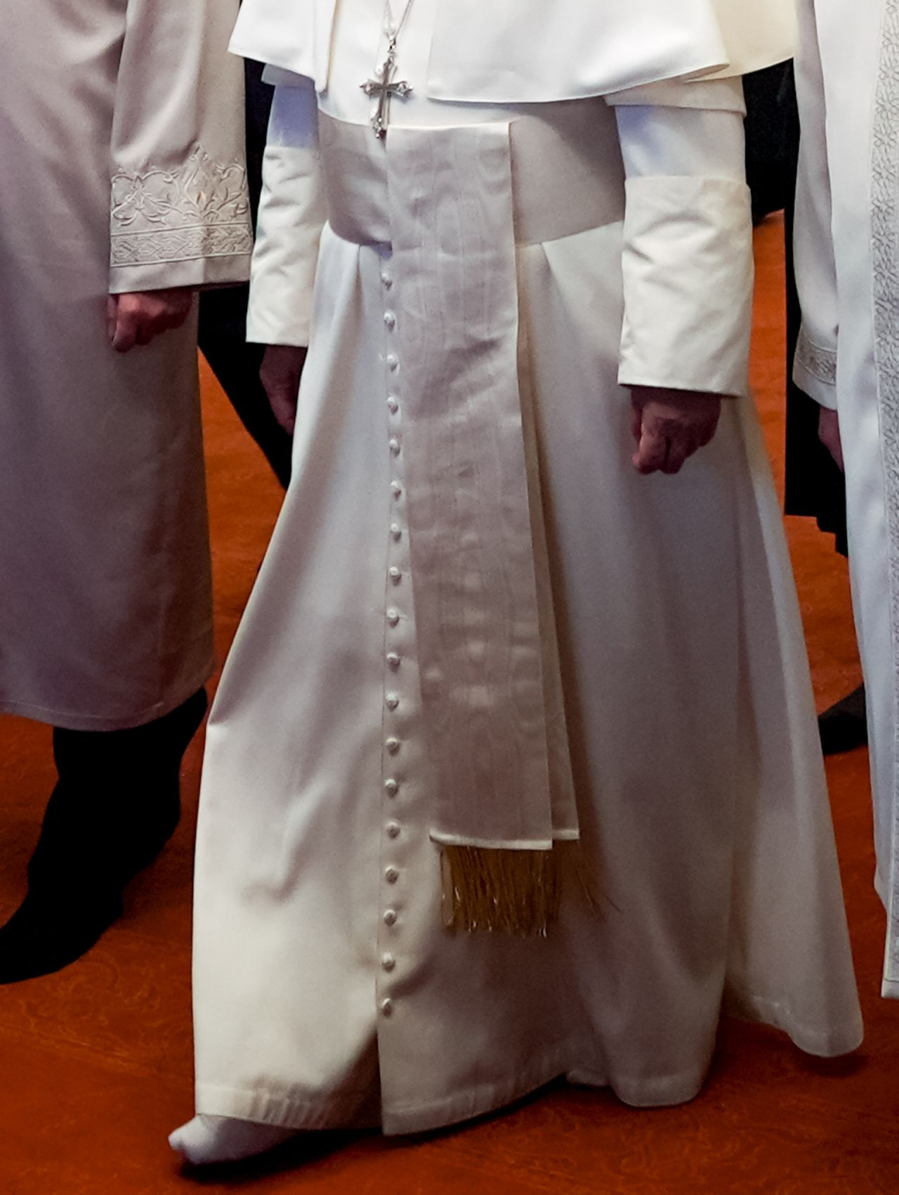 Papa 14. Leo'nun papa seçildikten sonra ilk girdiği cami Sultanahmet Camii oldu! Dikkat çeken detay: Ayakkabılarını çıkarmayı ihmal etmedi - Sayfa 6