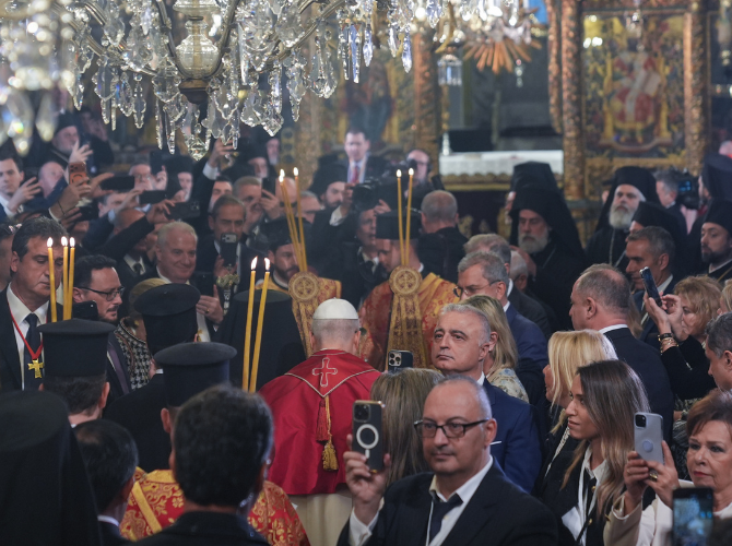 Papa'nın Türkiye temasları sürüyor! 14. Leo'nun ilk durağı Sultanahmet Camisi oldu! Ardından Mor Ephrem Süryani Ortodoks Kilisesi ve Fener Rum Patrikhanesi'ni ziyaret etti - Sayfa 8