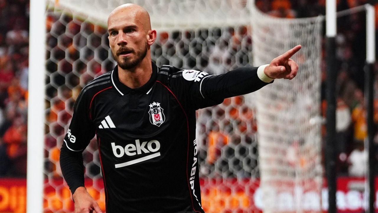 Beşiktaş'ın Fatih Karagümrük maçı ilk 11'i belli oldu! Sergen Yalçın ipleri kopardı, Abraham kadroda yok - Sayfa 15
