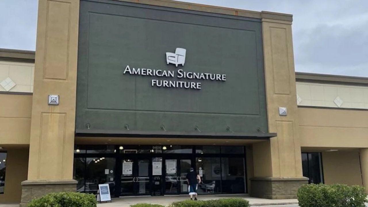 Yüzlerce mağaza kaderine terk edildi! 77 yıllık mobilya devi iflas etti - Sayfa 1