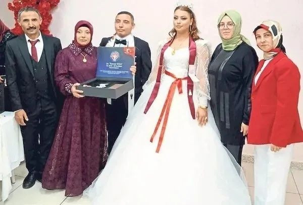 Cezayirli gelin altınları toplayıp kayboldu! Baba Ramazan Gümüşsoy gururuna yediremeyip intihar etti... - Sayfa 1