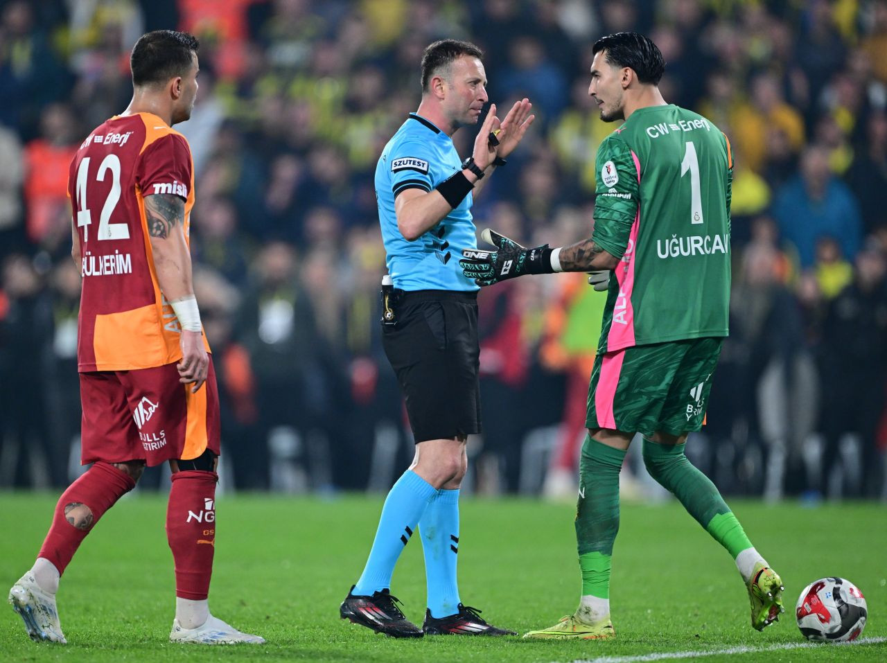 Dursun Özbek'ten İbrahim Hacıosmanoğlu'na derbi sonrası baskın! Detaylar ortaya çıktı: "Yasin Kol düdük asacak" - Sayfa 4