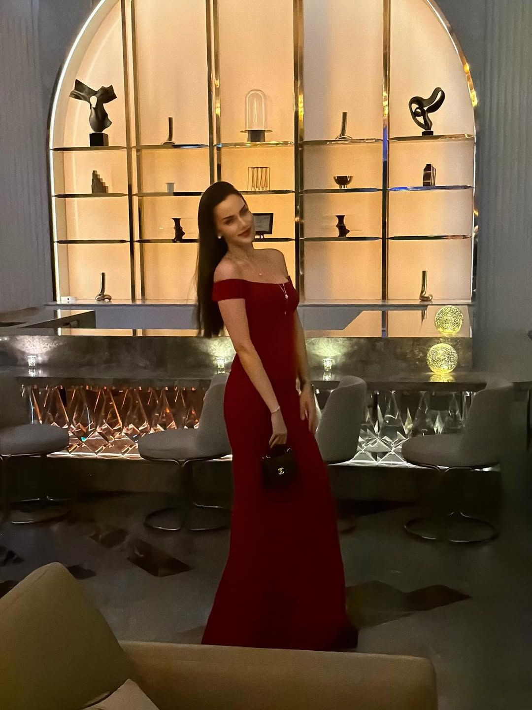 Fahriye Evcen'in photoshop faciası! Dozu fazla kaçırınca eline yüzüne bulaştırdı - Sayfa 4