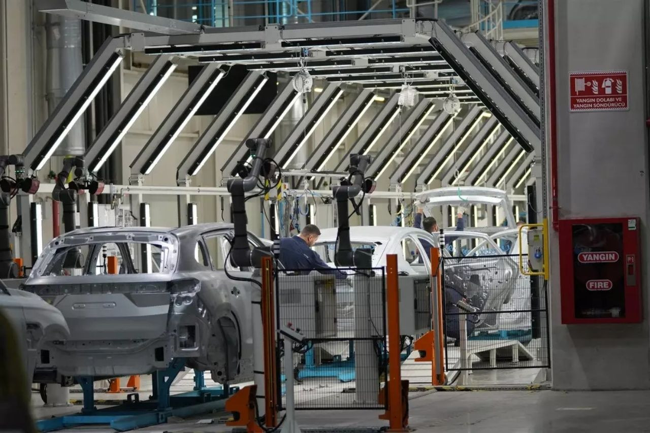 Togg'un yeni modeli üretim bandında görüntülendi! 0 Faizli 1 Milyon TL kredi kampanyası başladı - Sayfa 7