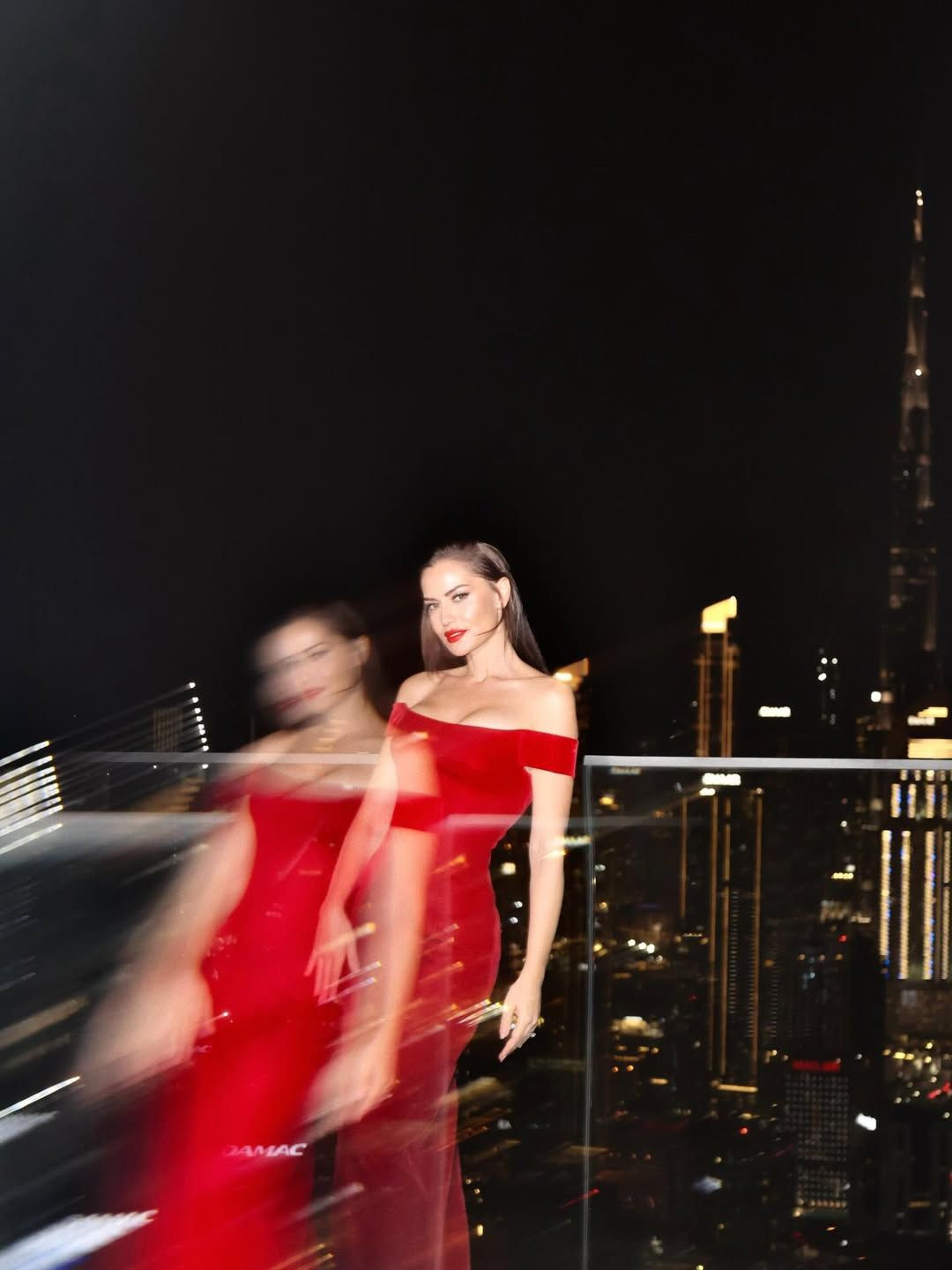 Fahriye Evcen'in photoshop faciası! Dozu fazla kaçırınca eline yüzüne bulaştırdı - Sayfa 2