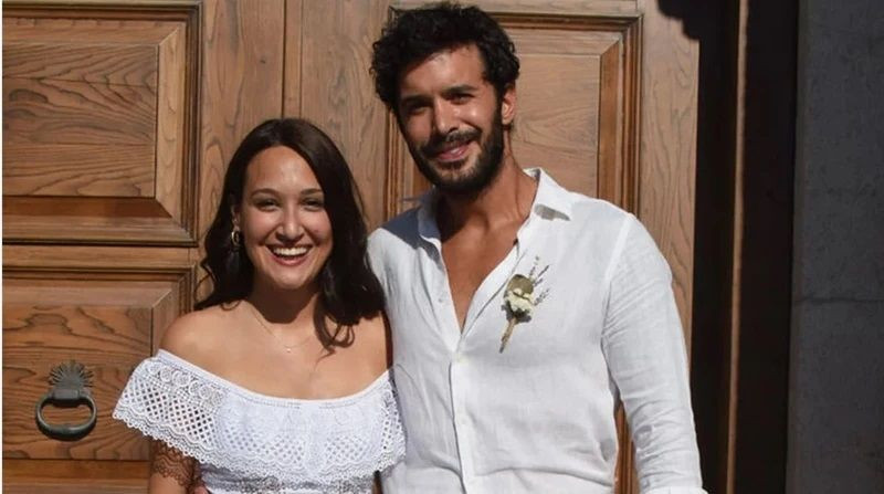 Sosyal medya bu paylaşımı konuşuyor! Gupse Özay lise yıllarından nostaljik fotoğraf paylaştı! Yorumlar gecikmedi - Sayfa 1