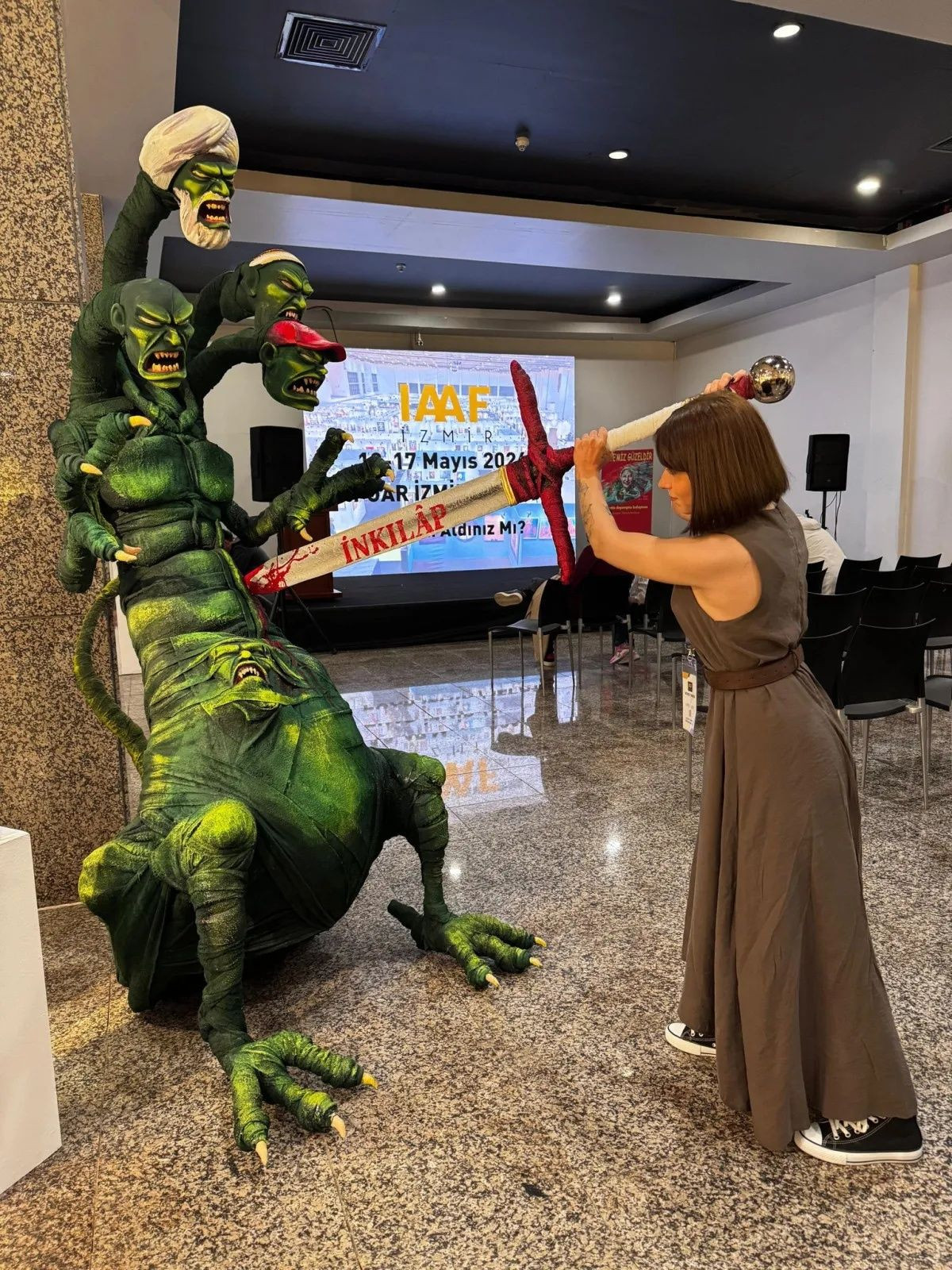 Sanat adı altında provokasyon! Lütfi Kırdar’daki skandal heykelde gözaltı: Sanatçı ve sorumlu yakalandı! - Sayfa 4