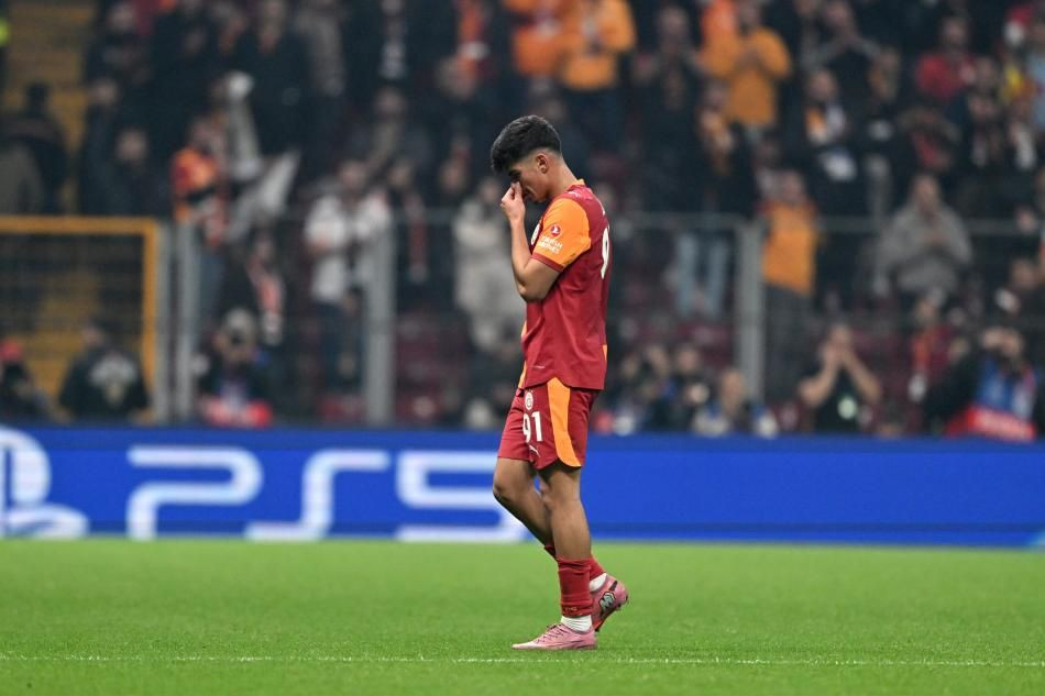 "Bu nasıl kadro? Ben mi yaptım bu kadroyu? Beni tansiyon hastası yaptınız!" Hasan Şaş Galatasaray maçı sonrası canlı yayında çıldırdı - Sayfa 5