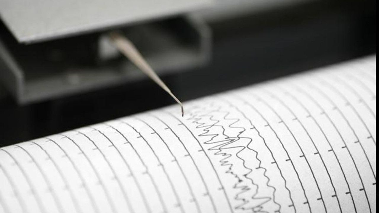 Karadeniz'den sonra Kıbrıs sallandı! 4,2'lik korkutan deprem!