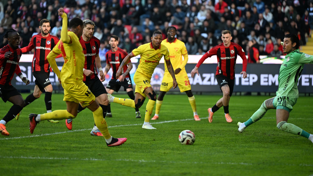Gaziantep penaltı kaçırdı, Göztepe 3 puanı tek golle kaptı