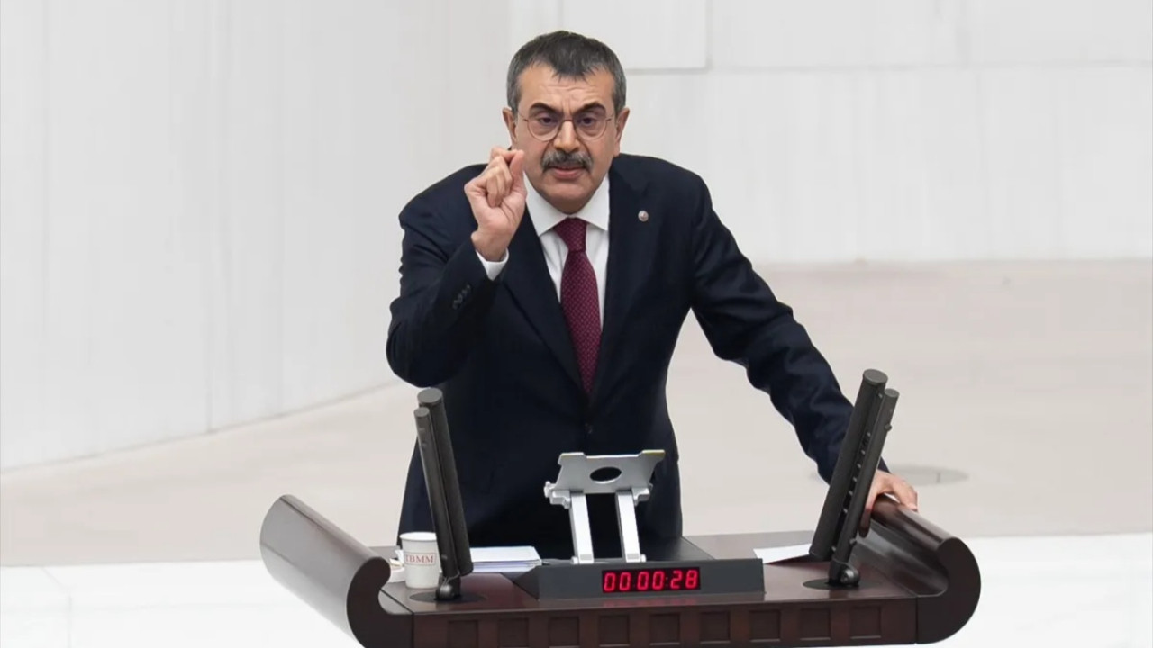 Meclis'te mülakat gerilimi! Bakan Yusuf Tekin'den CHP'yi köşeye sıkıştıran soru: Sizin belediyeleriniz neden mülakat yapıyor?