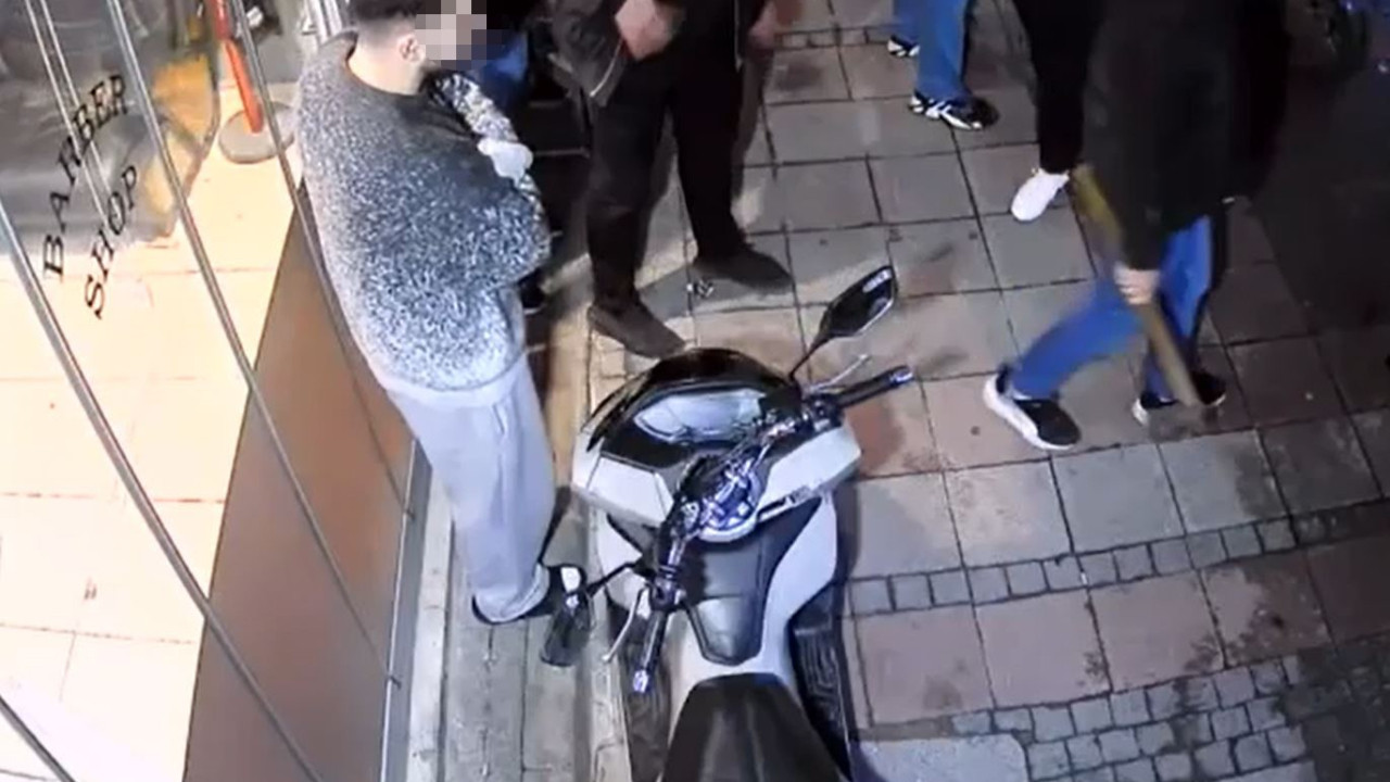 Kağıthane’de baltalı saldırı! “Seni keseceğim” diye bağırdı! Kuaför salonunu basıp klimayı parçaladı