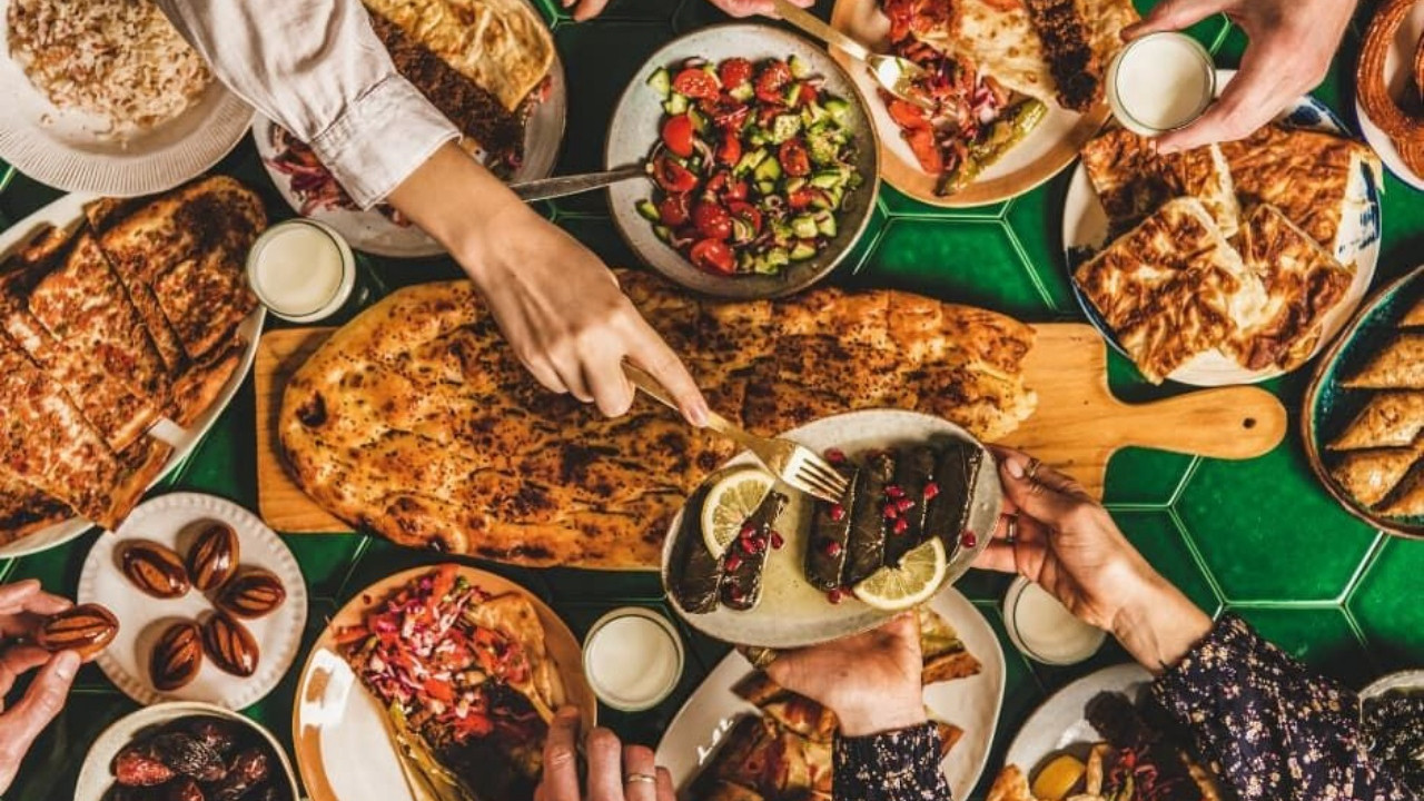 Ramazan sofraları el yakıyor! Restoranlarda iftar menüleri 2 bin 500 - 3 bin TL arasına çıktı