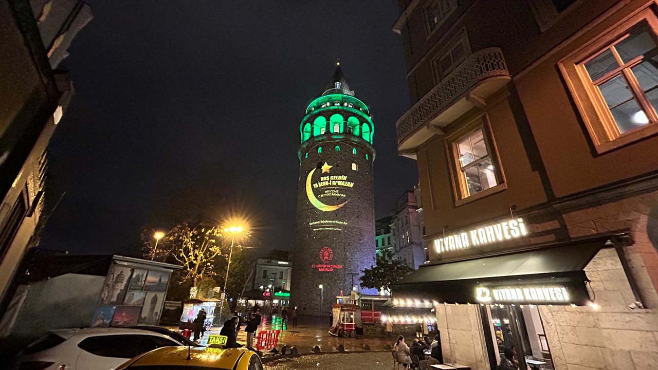 Galata Kulesi'nde Ramazan ayına özel görseller