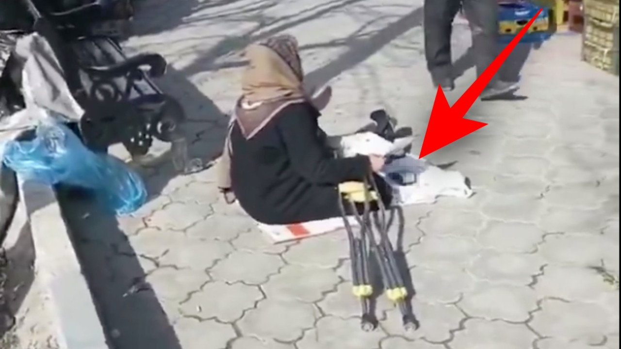 Dilencinin önündekini görenler neye uğradığını şaşırdı! Vatandaşın tepkisi güldürdü: Vergi mükellefi herhalde!