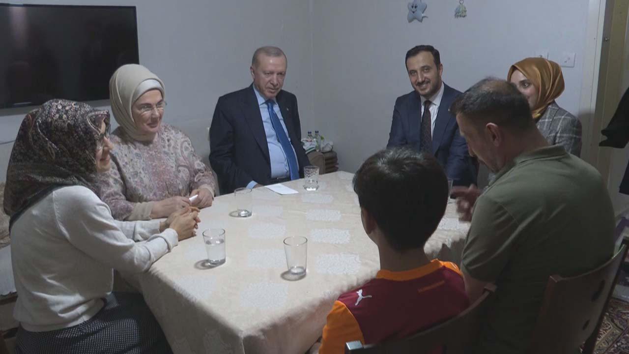 Cumhurbaşkanı Erdoğan'dan iftar ziyareti: Kayacık ailesine misafir oldu