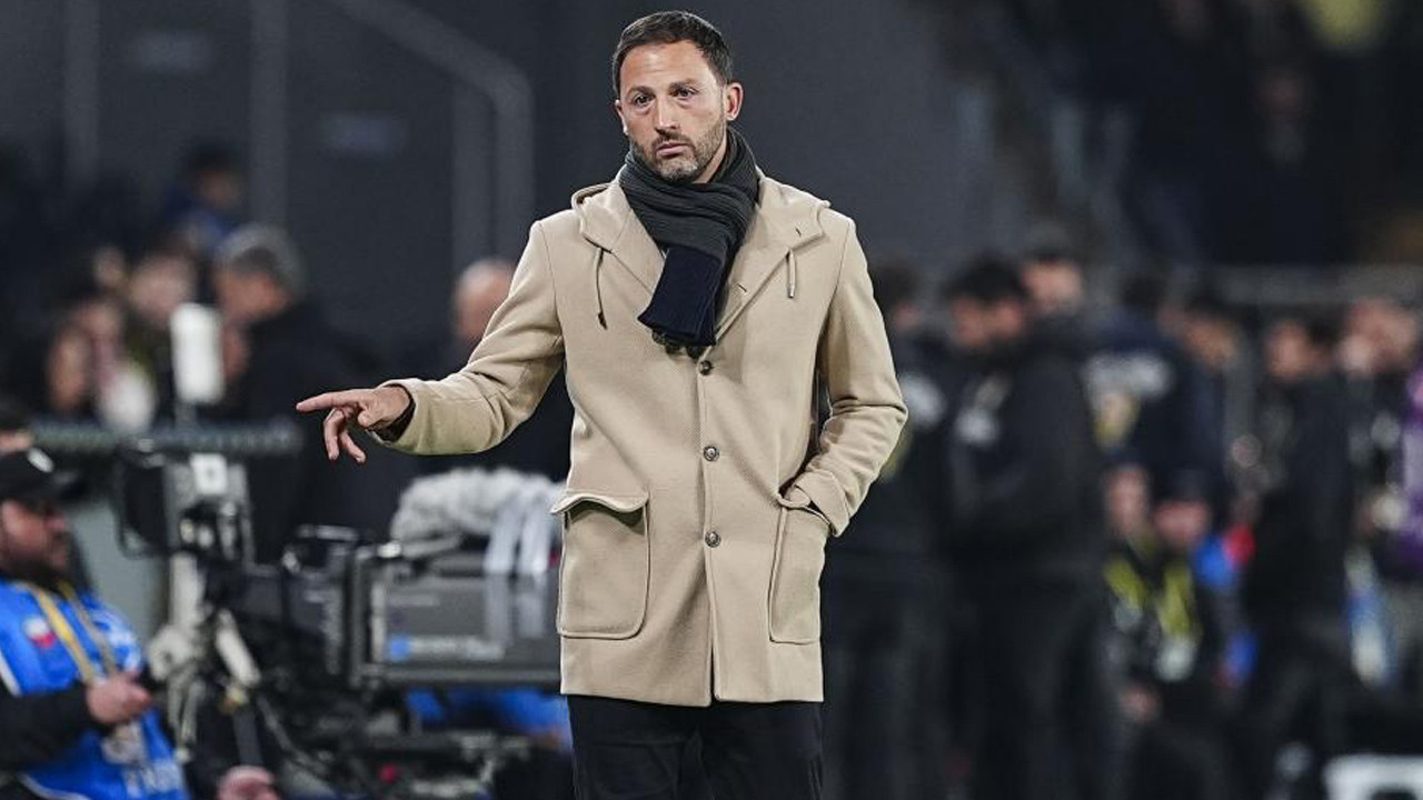 Fenerbahçe'de Domenico Tedesco ilk kez hedef tahtasına kondu! İşte tartışma yaratan kararları: "Turu kendi elleriyle verdi"