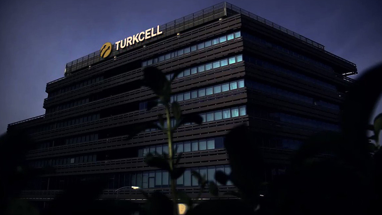5G ve yeni nesil iletişim yatırımları kapsıyor: Turkcell'den için 1 milyar dolarlık kredi anlaşması