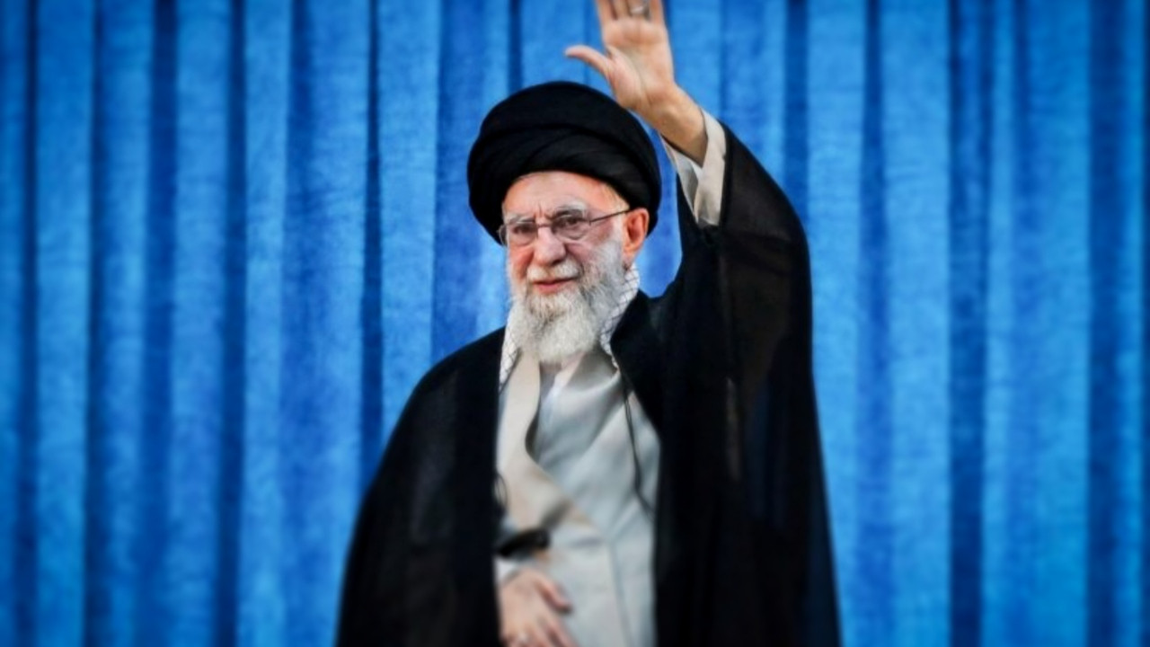 Hamaney'in son 23 dakikası... İran medyası o görüntüleri dünyaya servis etti!