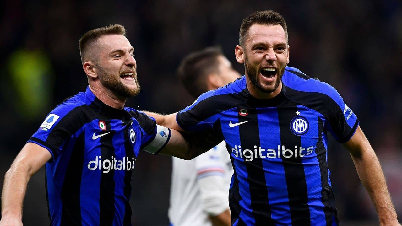 Interli yıldız Stefan De Vrij Fenerbahçe'ye önerildi