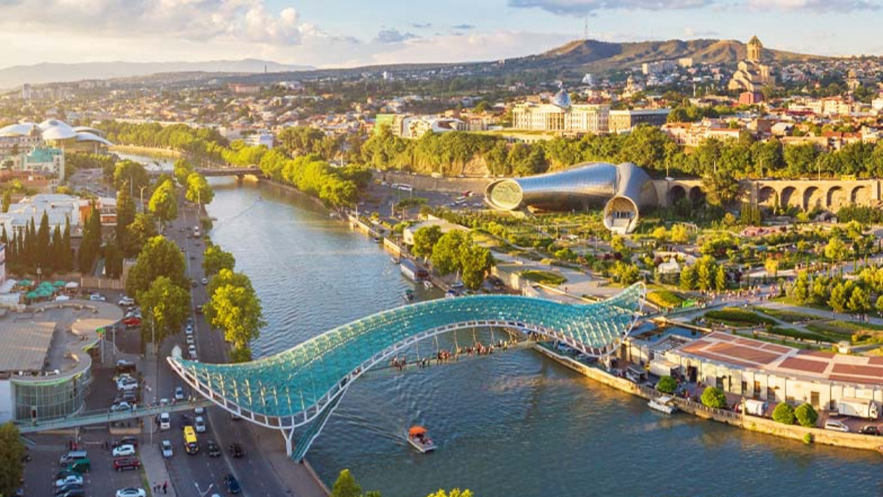 Türk firmaları Gürcistan'da tramvay ihalesinde kıyasıya yarışıyor! 7 milyar liralık projeye 3 Türk, bir Çinli şirketten teklif