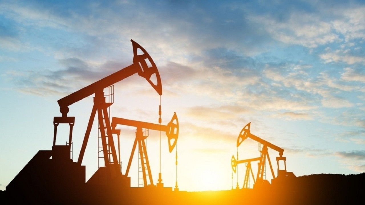 Trump’ın “2-3 hafta daha sert saldıracağız” açıklaması petrolü fırlattı! Brent 106 dolara yöneldi