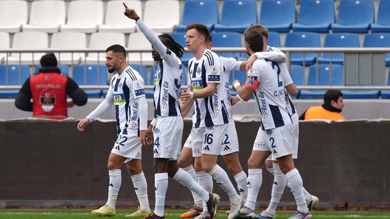 Kasımpaşa Kayserispor'u 2-0 yendi, maça kalecinin attığı gol damga vurdu