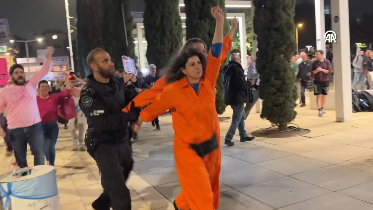 Tel Aviv'de ABD-İsrail karşıtı protesto! Saldırılara karşı çıkanlara müdahale