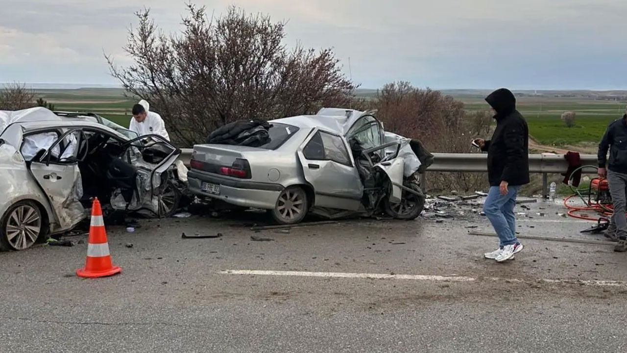 Katliam gibi kaza: 4 ölü, 2 yaralı