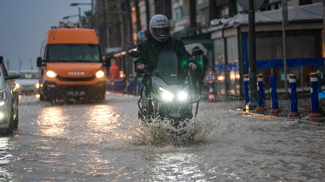 Sağanak alarmı! Meteorolojiden uyarı geldi: 56 ilde etkili olacak
