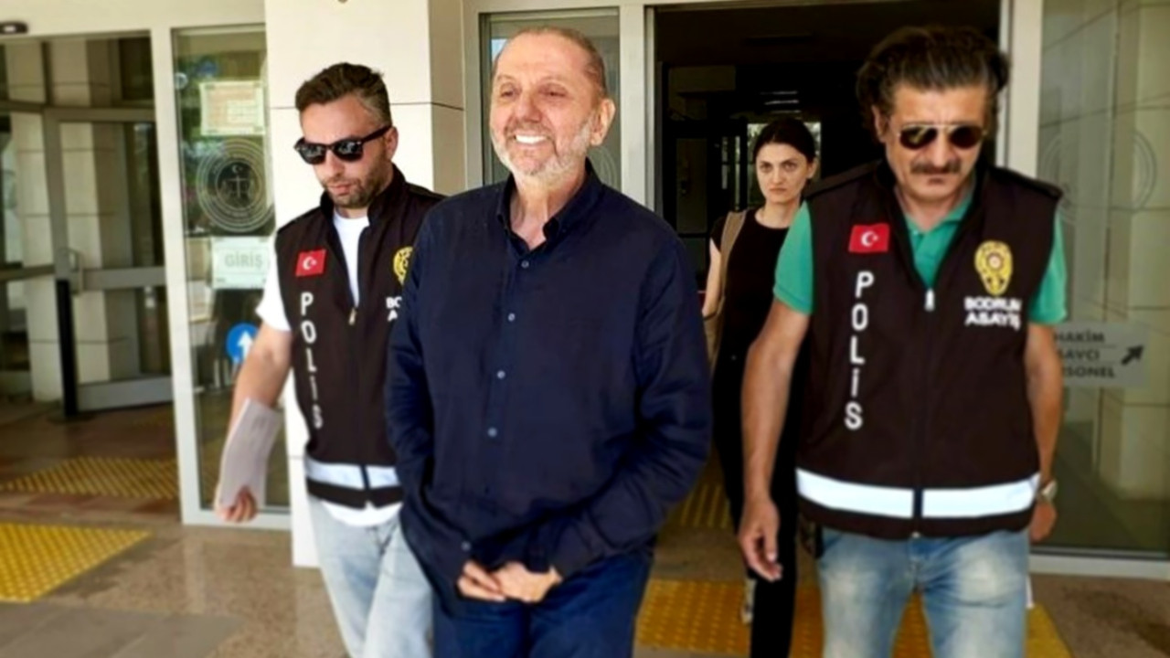 Muğla Büyükşehir Belediye Başkanı Ahmet Aras'ın danışmanı Levent Arkan'ın attığı taciz mesajları ortaya çıktı! 