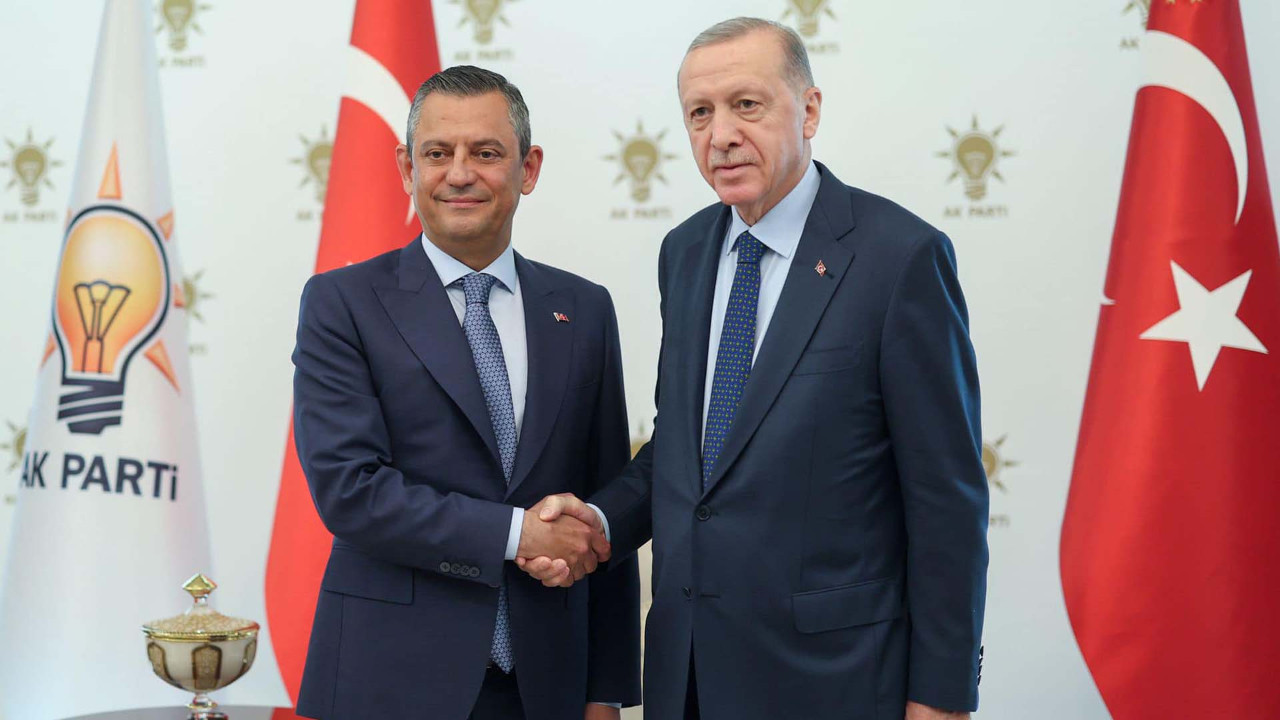 Cumhurbaşkanı Erdoğan 2002'de ara seçimle mi başbakan oldu? AK Parti'den Özgür Özel'in Erdoğan iddialarına belgeli cevap