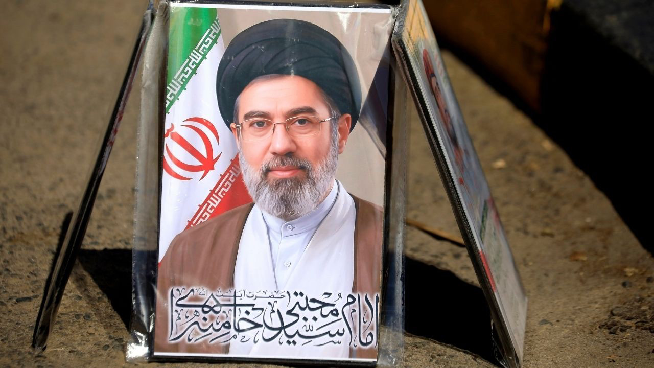 İngiliz basını duyurdu! Mücteba Hamaney'in yüzü tanınmaz halde...