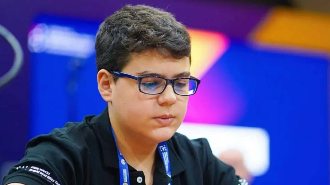 Bu ülkenin başarılı çocukları var! Büyükusta (GM) Yağız Kaan Erdoğmuş'tan dünya rekoru