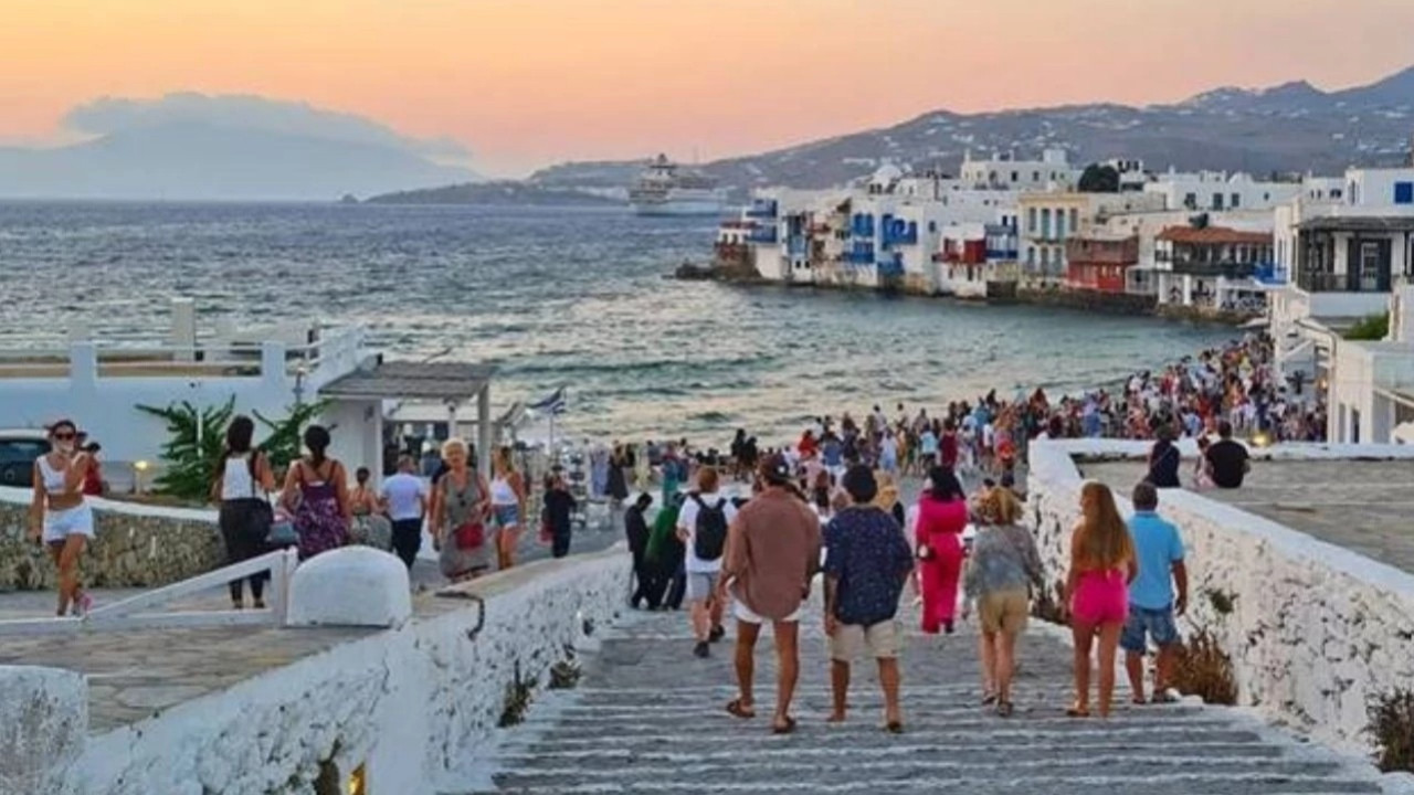 Yunanistan'a Türk turist akını! Türkler yarım milyar euro harcadı