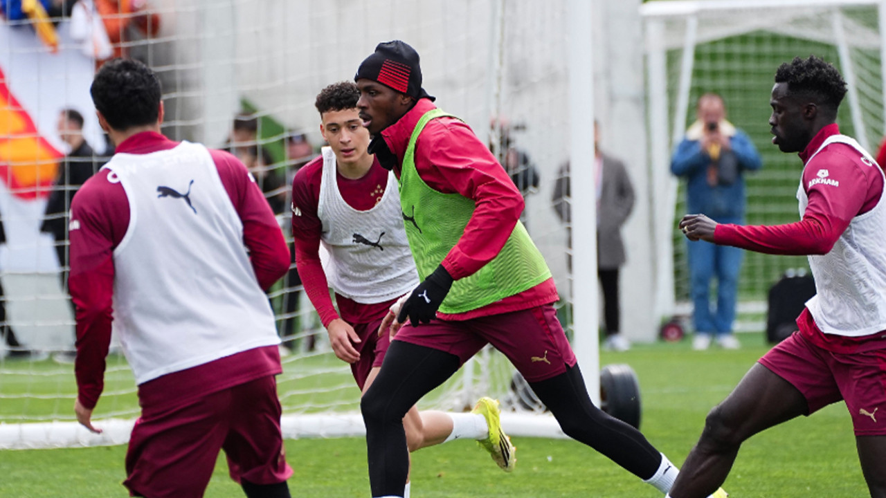 Osimhen derbi öncesi idmanın tamamında yer aldı