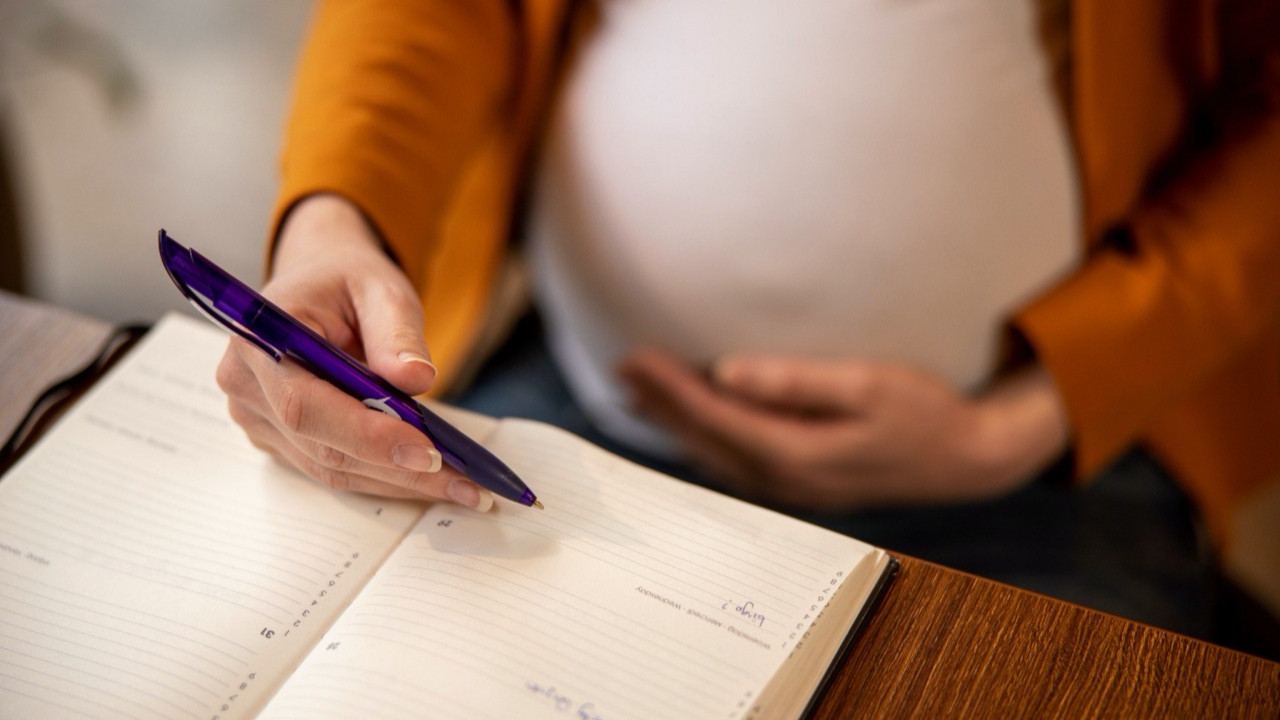 Doğum izni 24 haftaya çıkıyor! Kimler faydalanacak