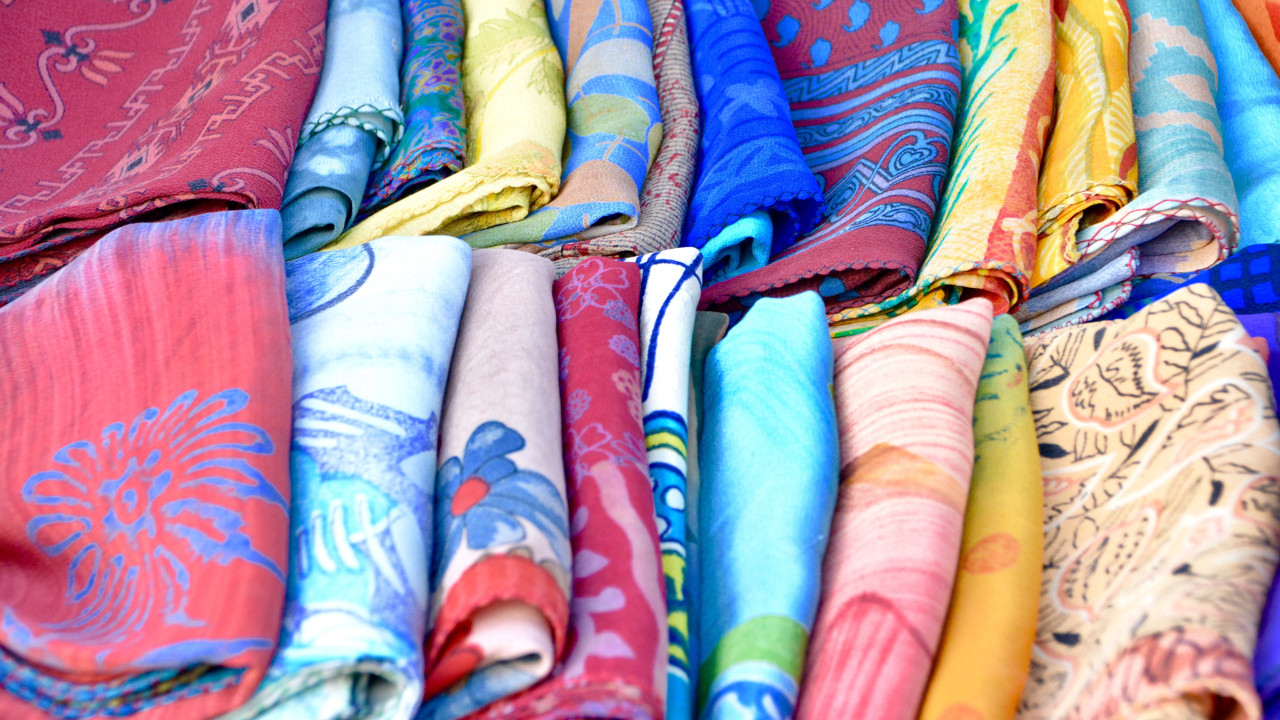 Eşarp Modelleri ile Tarzınızı Tamamlayın