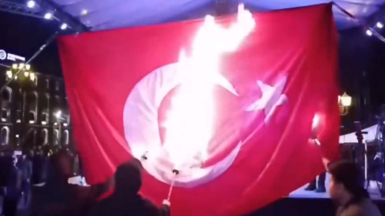 Ermenistan'da Türk bayrağı yaktılar! Paşinyan bunların cezasını sen vermezsen elbet bir gün Türkiye verir!