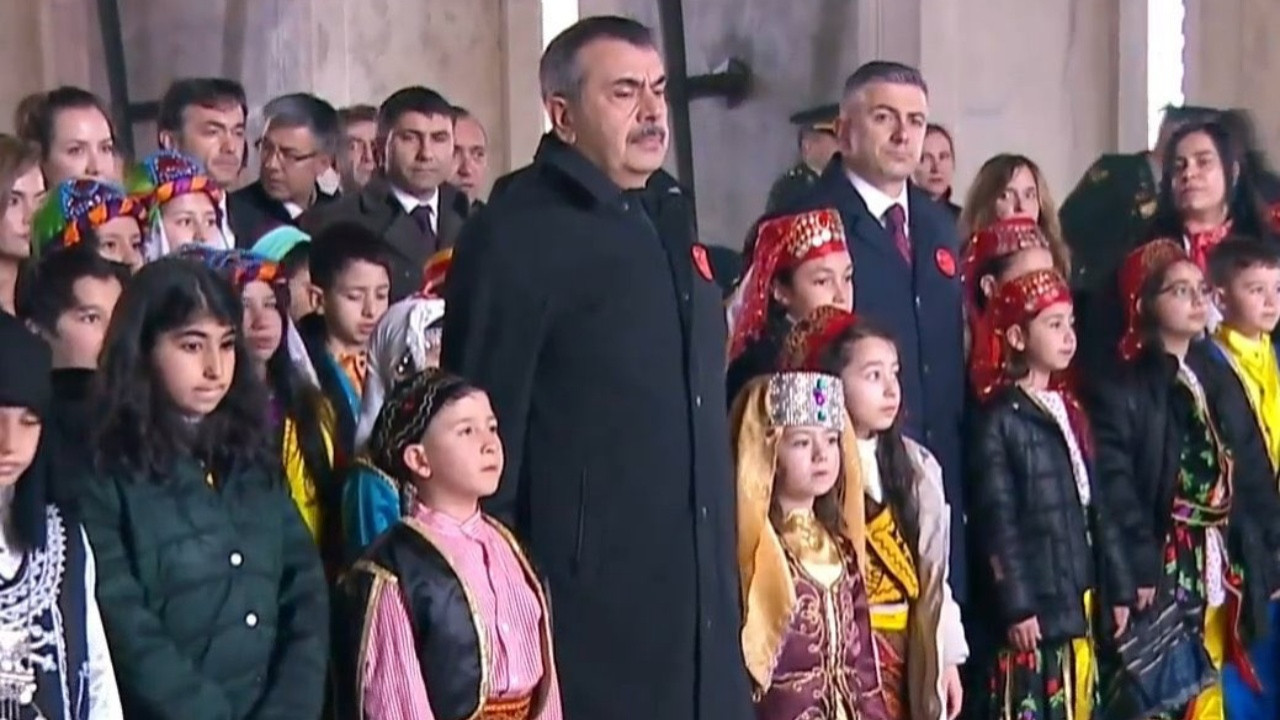 Anıtkabir'de 23 Nisan coşkusu: Bakan Tekin ve 81 ilden gelen çocuklar Ata'nın huzurunda!