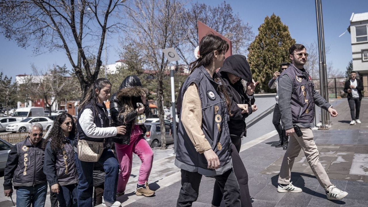 Erzurum'da masaj salonuna fuhuş baskını : 10 şüpheli gözaltında