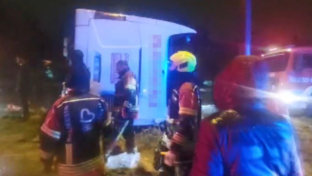 Balıkesir Bandırma'da facia: Yolcu otobüsü devrildi: 3 kişi hayatını kaybetti, 31 kişi yaralandı