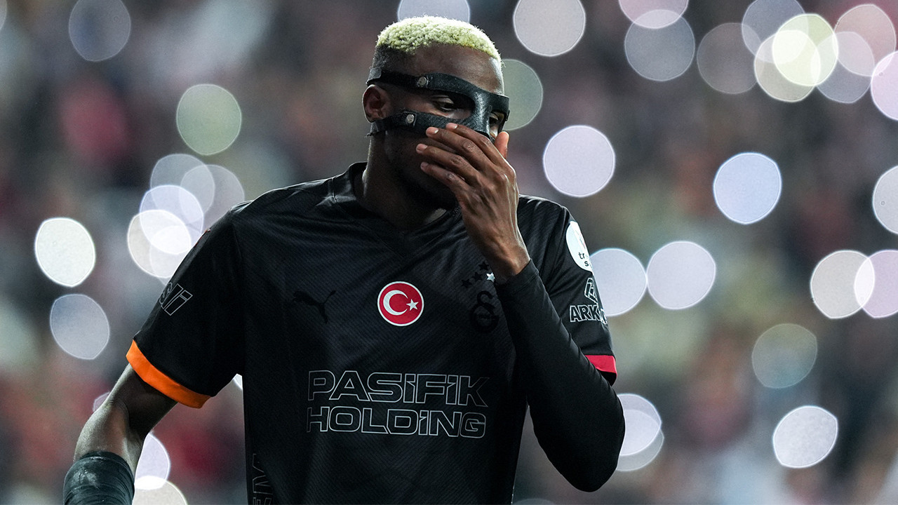 Osimhen: Taraftarlardan özür diliyoruz