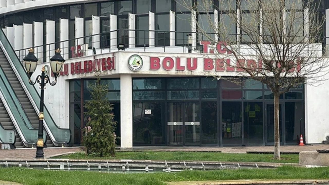 Bolu Belediyesi'ne bağlı Bol-Tur A.Ş.’ye operasyon! Jandarma ekipleri binada arama yapıyor