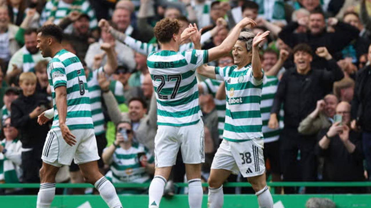 İskoçya'daki tarihi maçta Celtic galip gelerek şampiyonluğa ulaştı