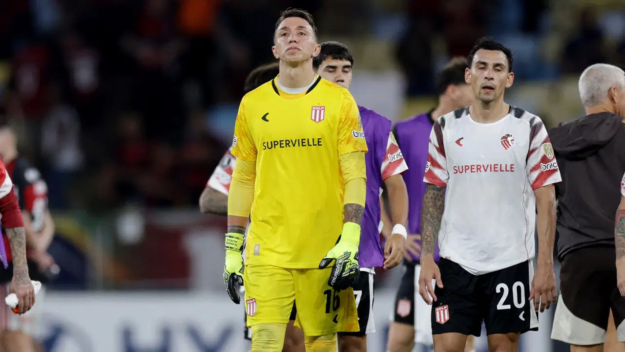 Hatalı gol yiyen Muslera, Arjantin'de gündem oldu