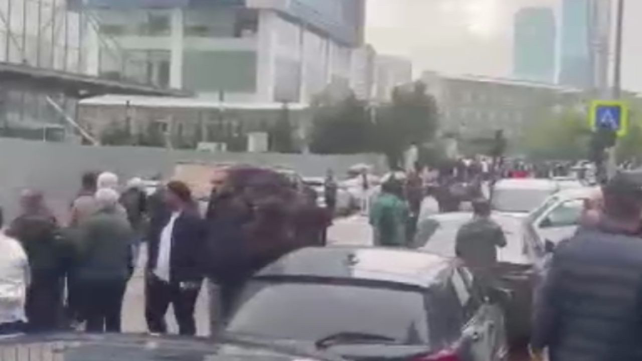 CHP Genel Merkezi'nde kavga çıktı! Kılıçdaroğlu ve Özel destekçileri birbirine girdi...