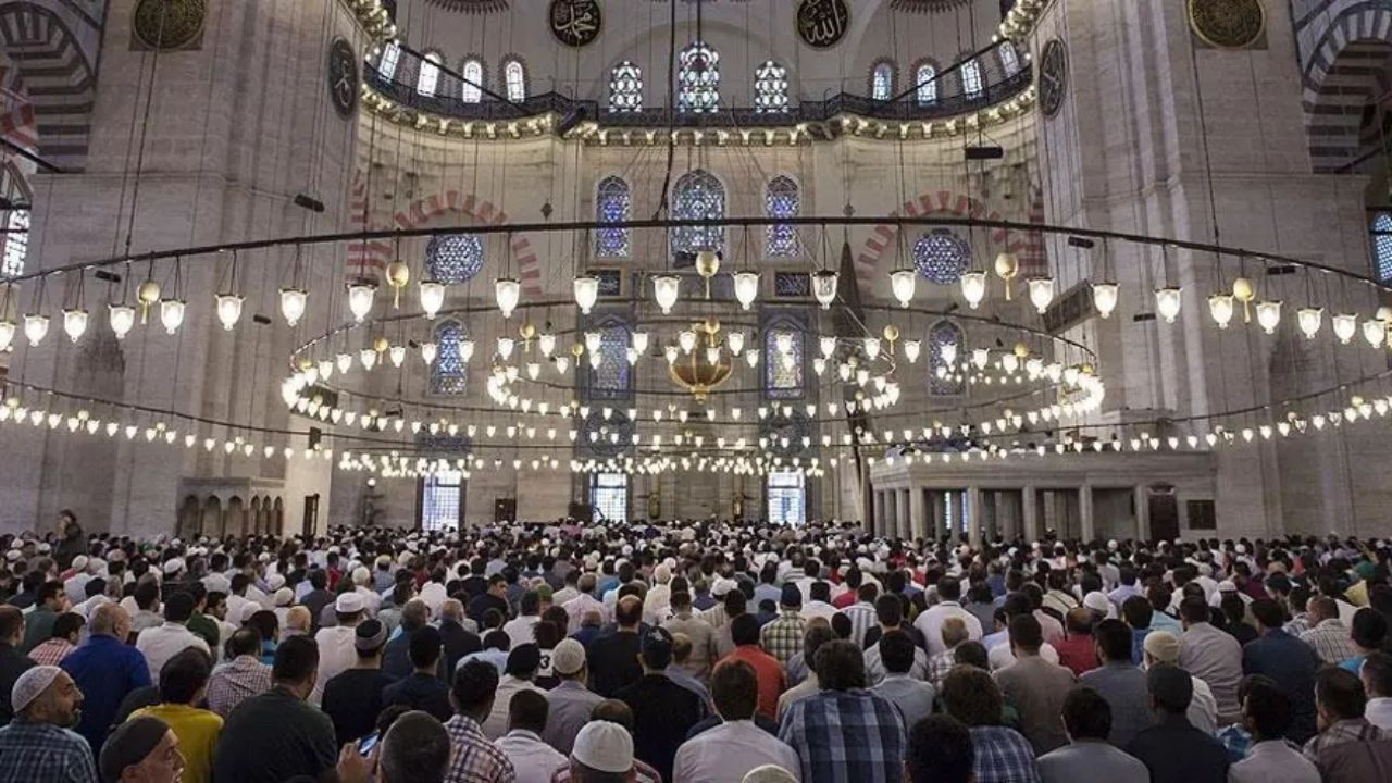 BAYRAM NAMAZI SAATLERİ! İl il Kurban Bayramı namazı saatleri 2026: Bayram namazı kaçta? Ankara, İstanbul, İzmir...
